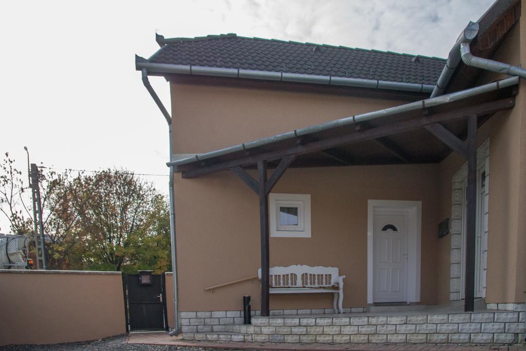 Gardi Apartman Сексард Экстерьер фото