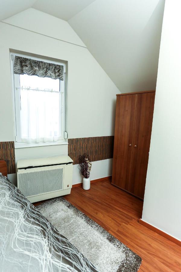 Gardi Apartman Сексард Экстерьер фото