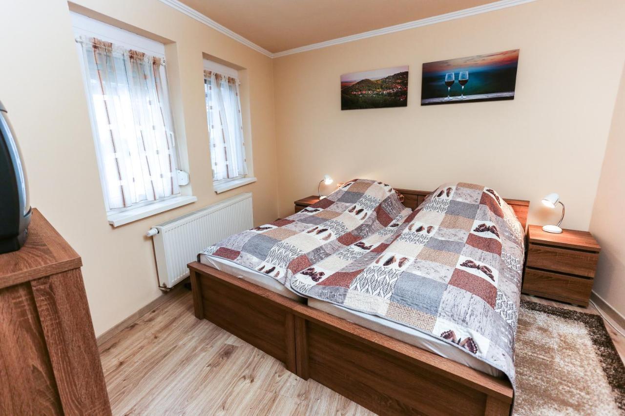 Gardi Apartman Сексард Экстерьер фото